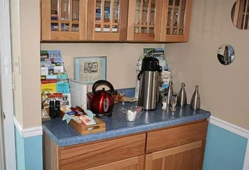 At The Waters Edge Bed & Breakfast