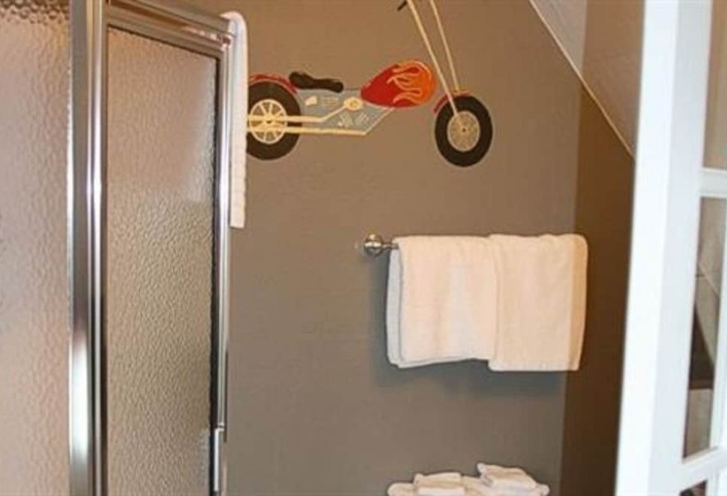 At The Waters Edge Bed & Breakfast