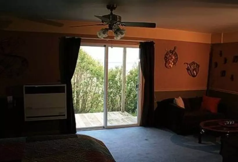 At The Waters Edge Bed & Breakfast