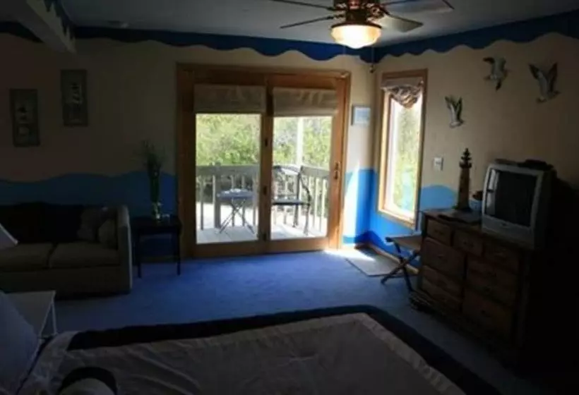 At The Waters Edge Bed & Breakfast