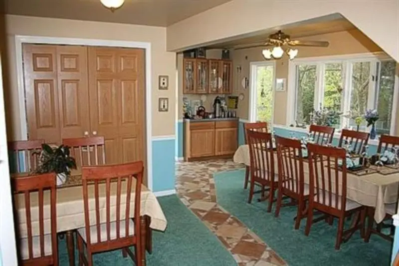 At The Waters Edge Bed & Breakfast