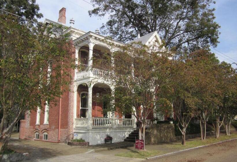 مبيت وإفطار Baer House Inn