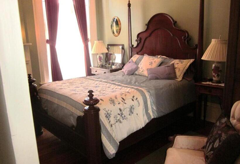 مبيت وإفطار Baer House Inn