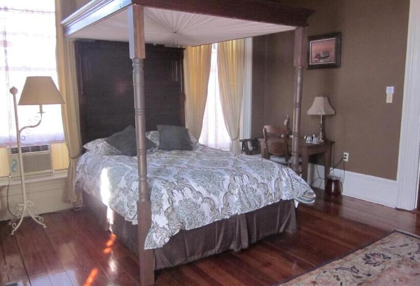 مبيت وإفطار Baer House Inn