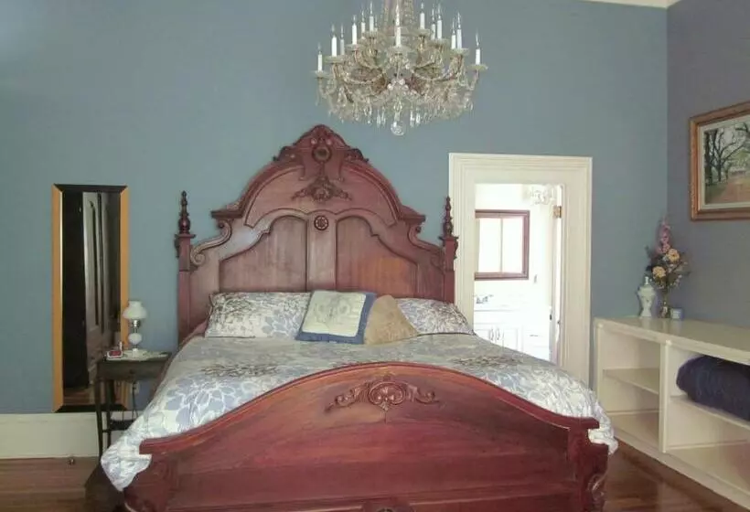 Bed and Breakfast Baer House Inn