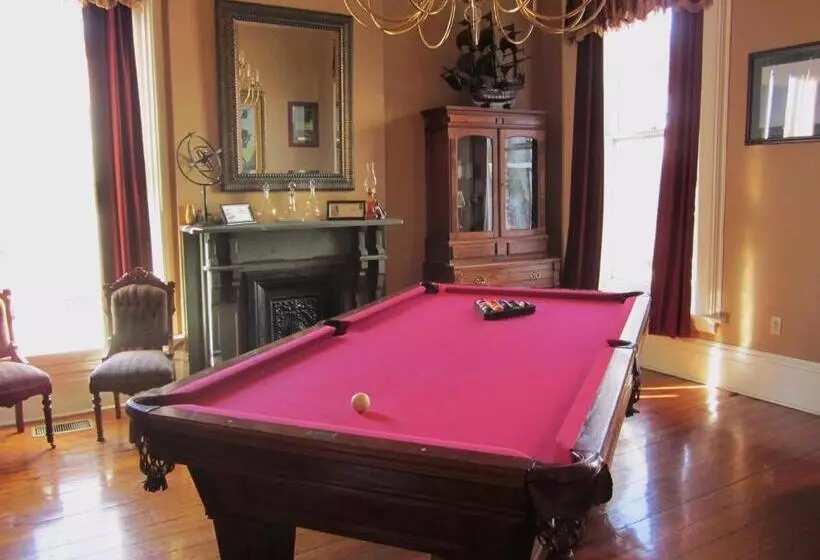 Bed and Breakfast Baer House Inn