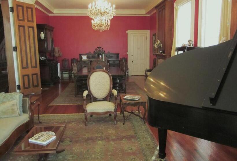 مبيت وإفطار Baer House Inn