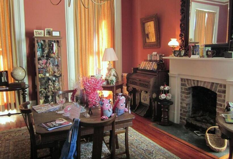 مبيت وإفطار Baer House Inn