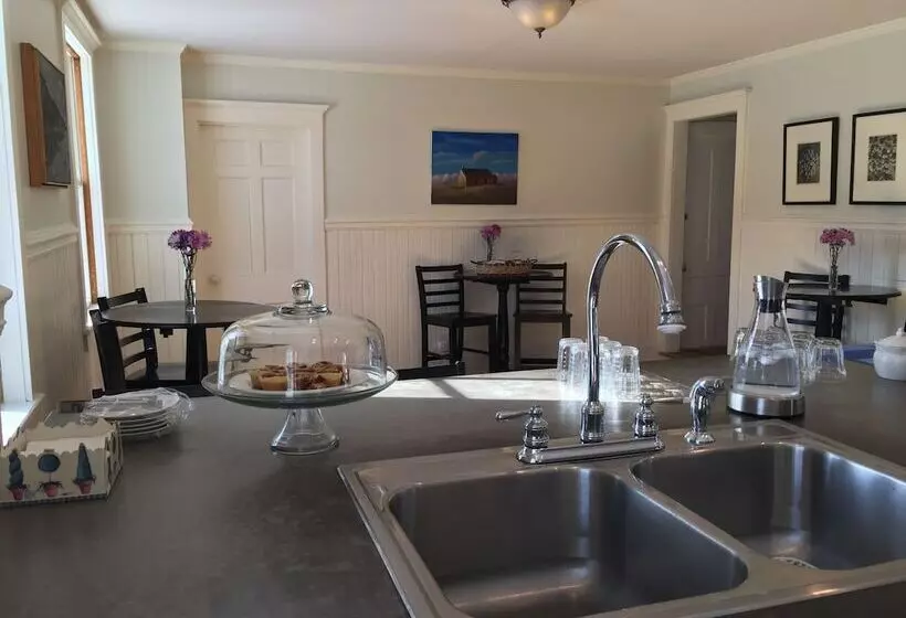 ベッドアンドブレックファースト Eddington House Inn