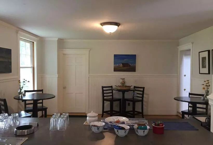 ベッドアンドブレックファースト Eddington House Inn