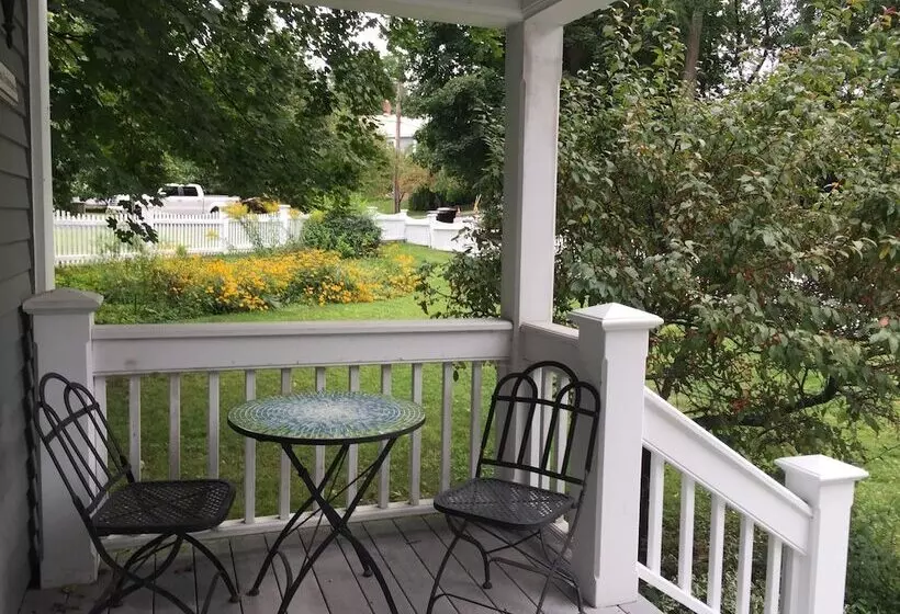 ベッドアンドブレックファースト Eddington House Inn