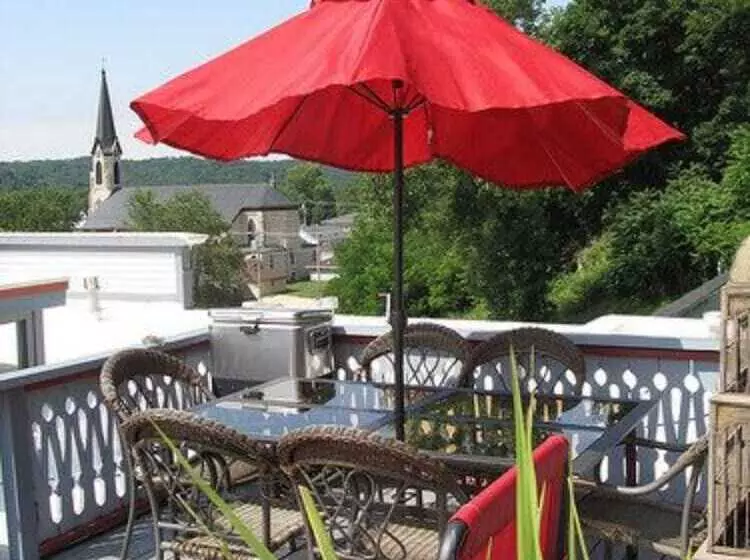 Bed and Breakfast Mont Rest Inn