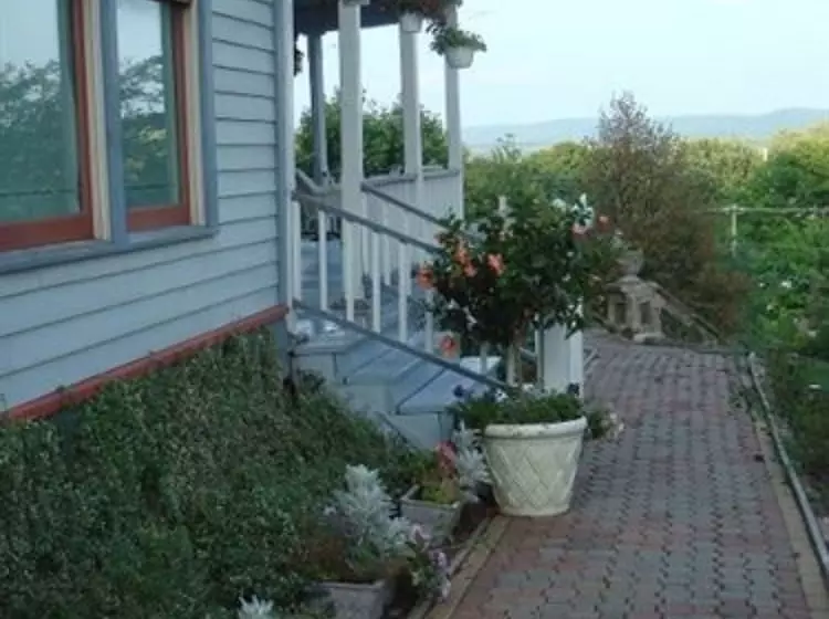 Bed and Breakfast Mont Rest Inn