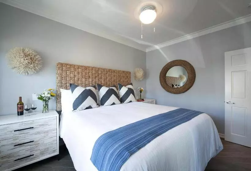 ベッドアンドブレックファースト Newport Beach