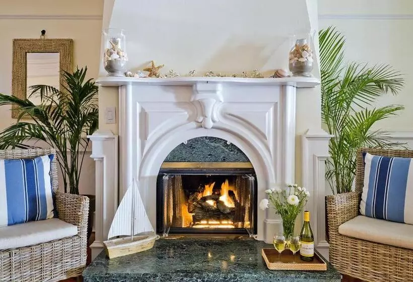 ベッドアンドブレックファースト Newport Beach