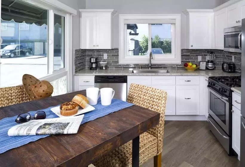 ベッドアンドブレックファースト Newport Beach