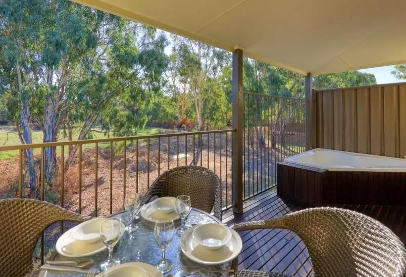 Bridges On Meninya Motel & Apartments