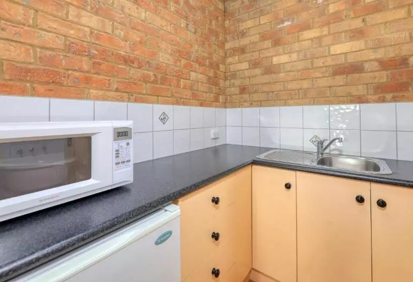 Bridges On Meninya Motel & Apartments