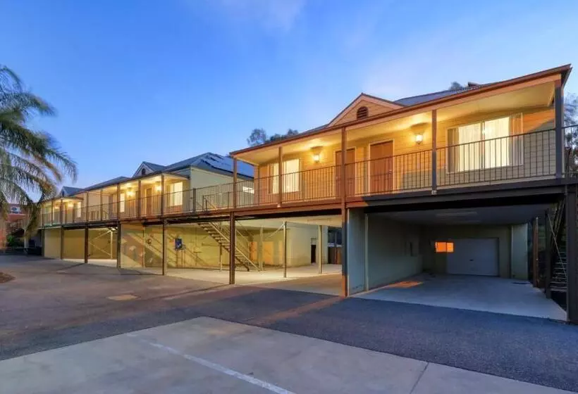 Bridges On Meninya Motel & Apartments