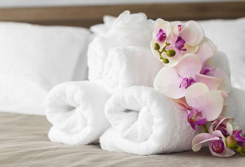 California Suites Motel