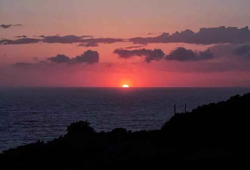 Отель Auberge Ferayola