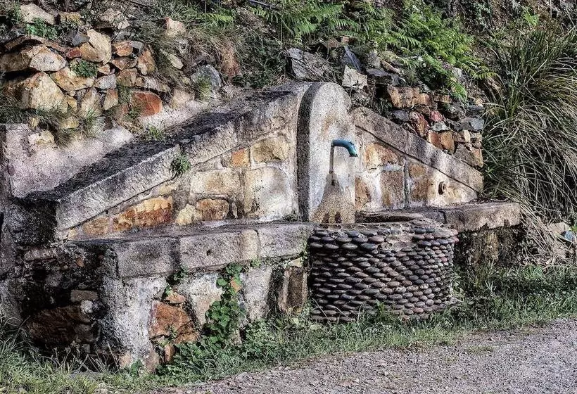 Отель Auberge Ferayola