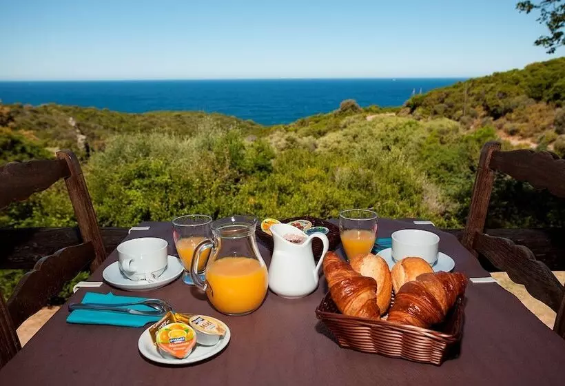 Отель Auberge Ferayola