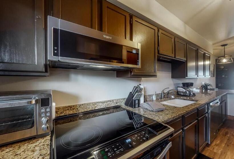 فندق Breckenridge Ski Hideaway