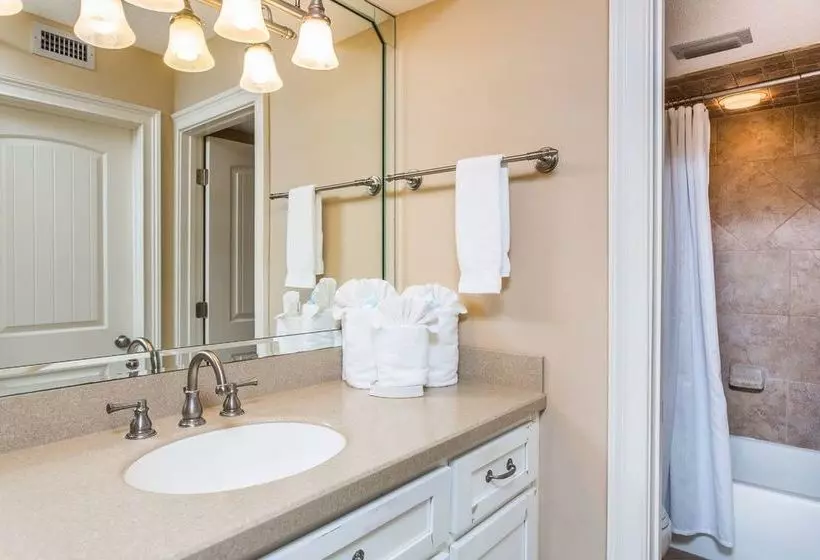 هتل Hodnett Cooper's North Breakers Condos