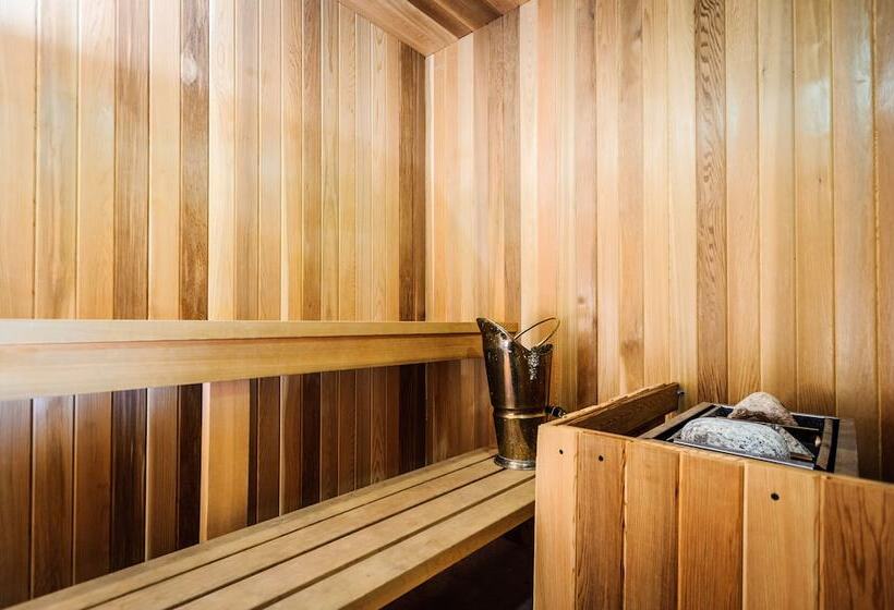 Szálloda Peterborough Inn & Suites