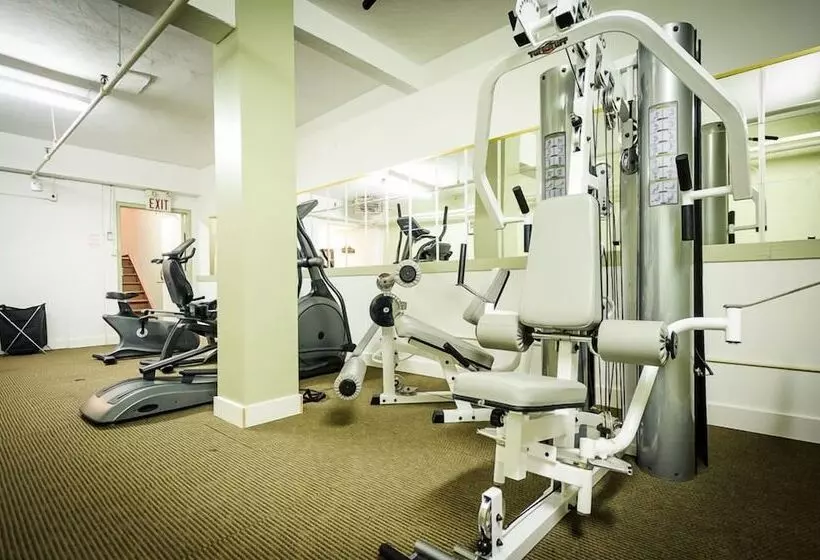 酒店 Peterborough Inn & Suites