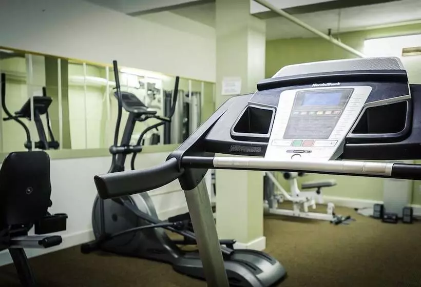 酒店 Peterborough Inn & Suites