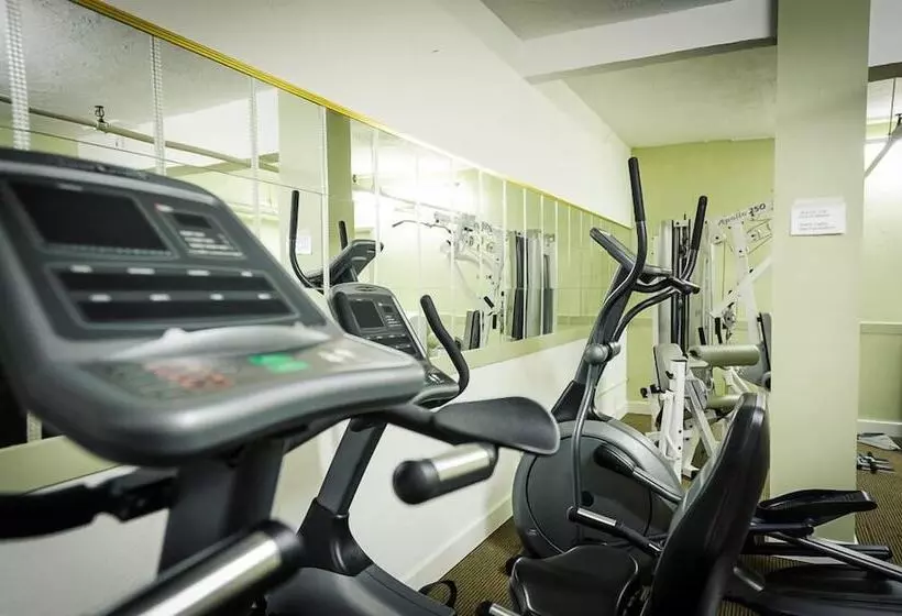 酒店 Peterborough Inn & Suites