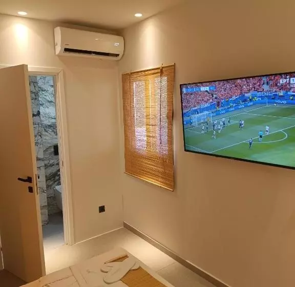 Отель Trees Boutique Art