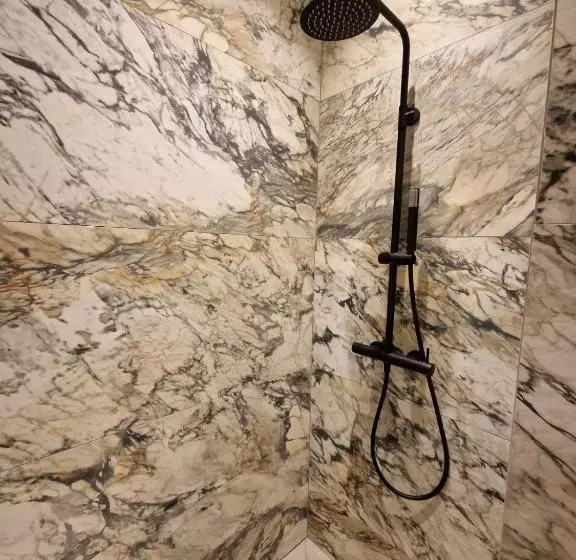 Отель Trees Boutique Art