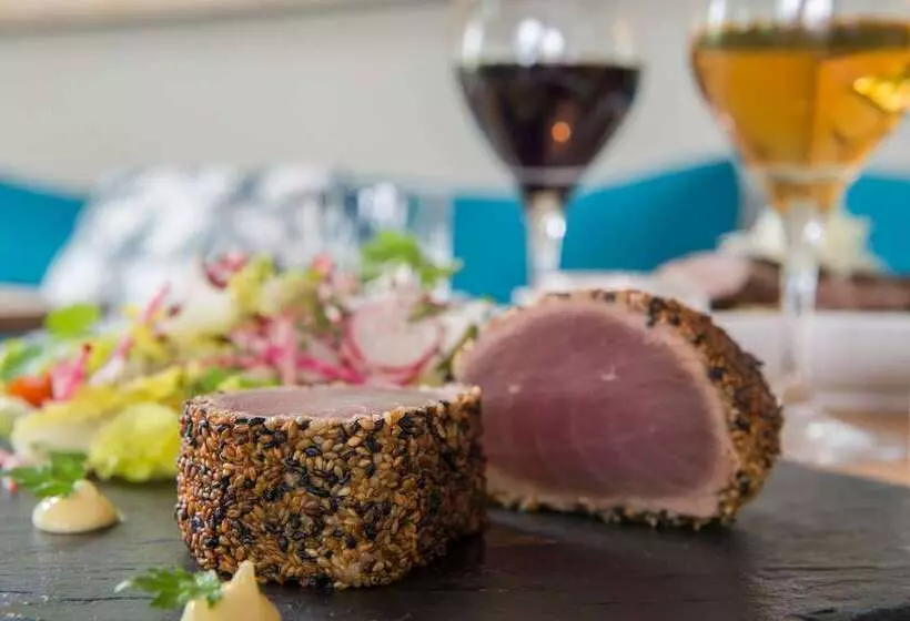 هتل Domaine De Bellevue, The Originals Relais