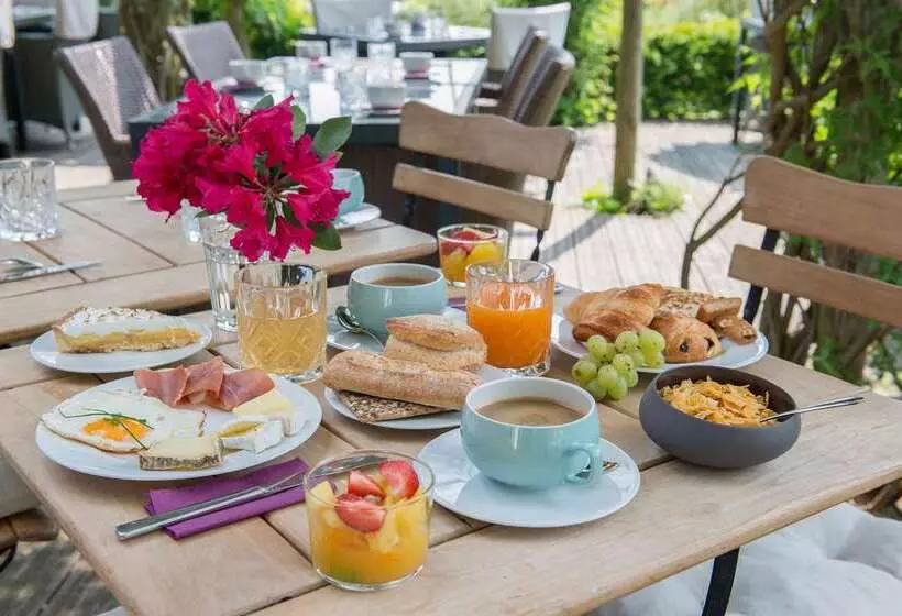 هتل Domaine De Bellevue, The Originals Relais