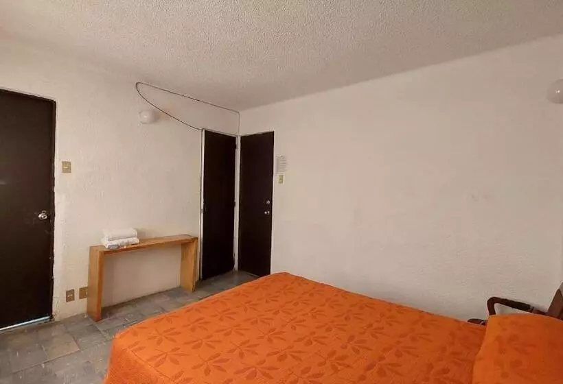 Отель Residencias Señorial