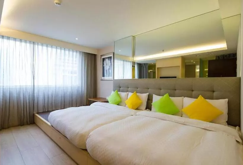 هتل Crystal Inn Sun Moon Lake