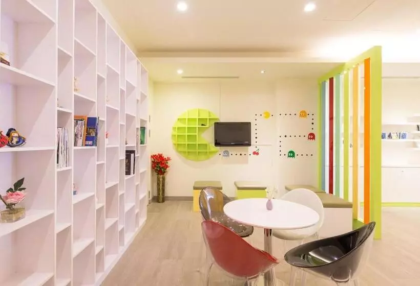 هتل Crystal Inn Sun Moon Lake