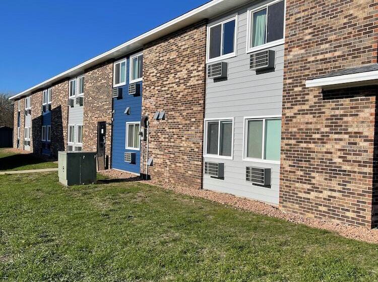 בית מלון כפרי Valley Inn Shakopee