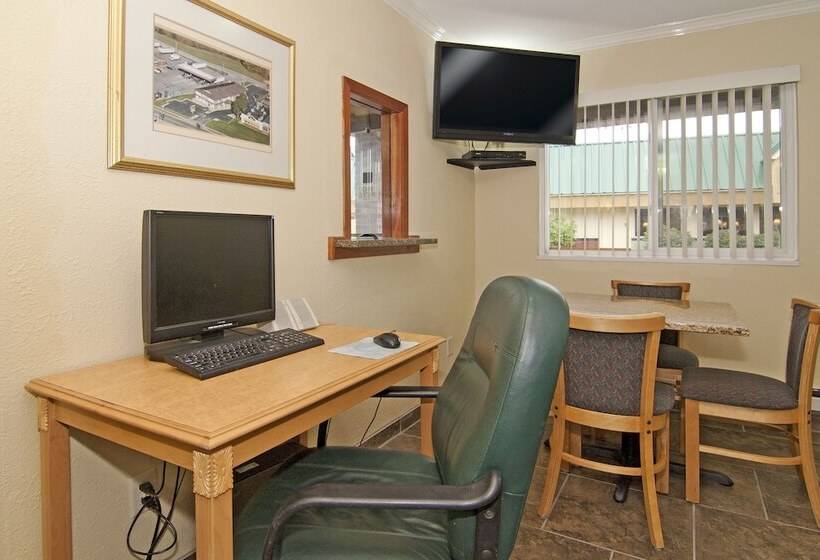 בית מלון כפרי Valley Inn Shakopee