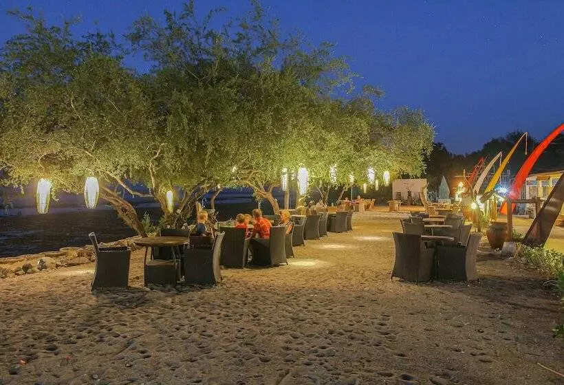 Курорт Jambuluwuk Oceano Gili Trawangan