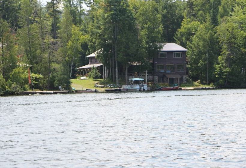 Kiwassa Lake Bed & Breakfast