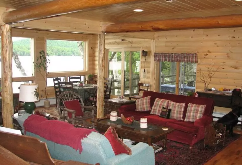 Kiwassa Lake Bed & Breakfast