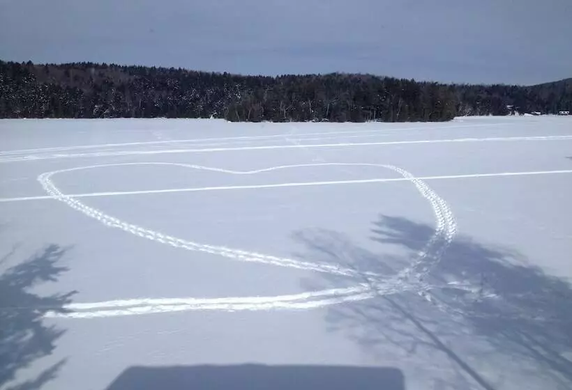 Kiwassa Lake Bed & Breakfast