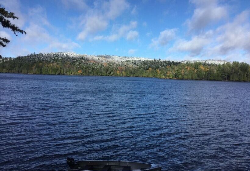 Kiwassa Lake Bed & Breakfast