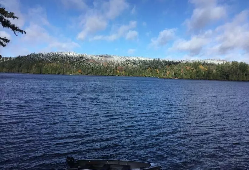 Kiwassa Lake Bed & Breakfast