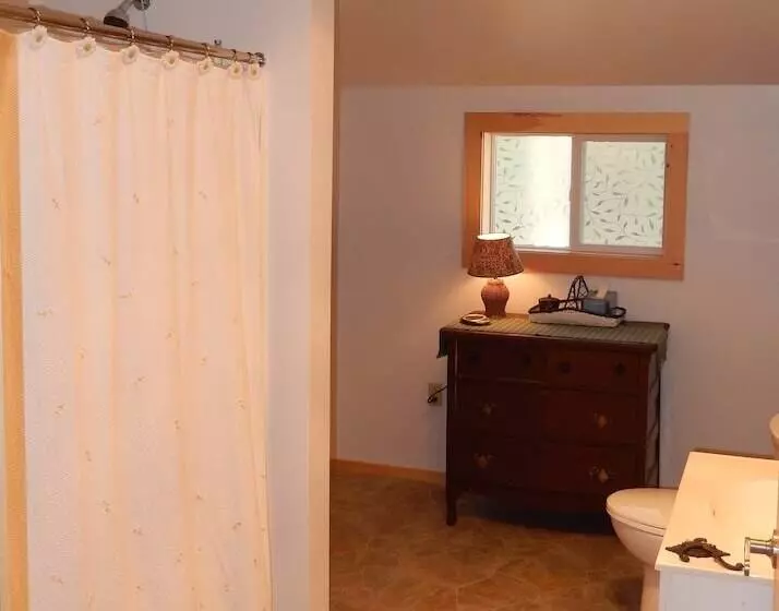 Kiwassa Lake Bed & Breakfast