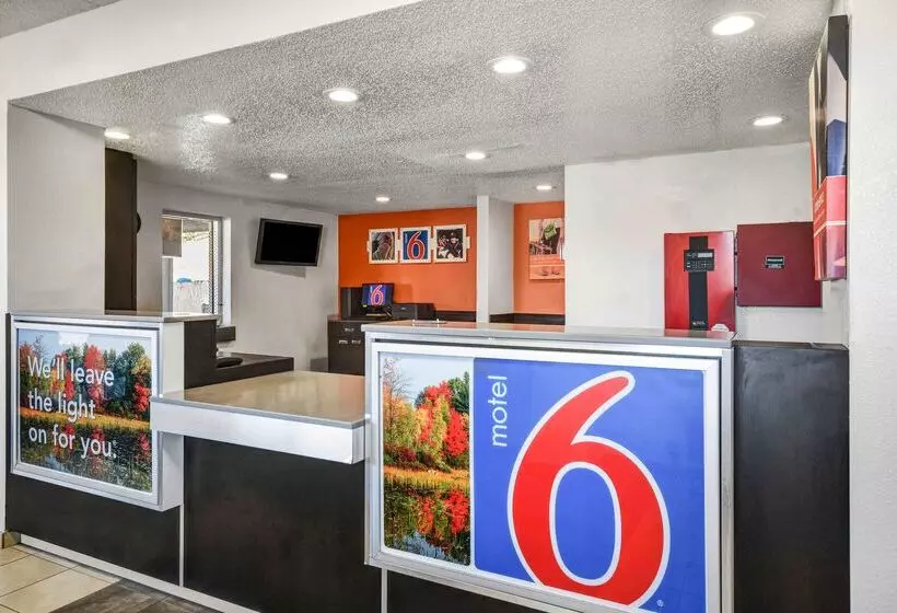 Motel 6memphis, Tn  Downtown